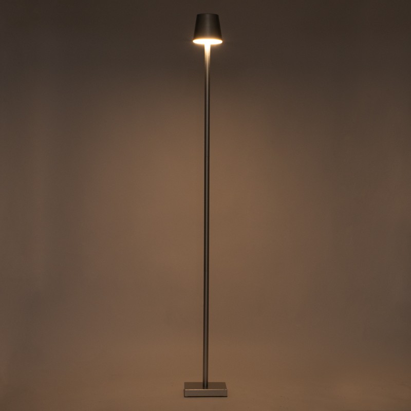 GloboStar® NEGA 60480 Μοντέρνο Επιδαπέδιο Φωτιστικό LED 2.2W 154lm 360° DC 5V Επαναφορτιζόμενο με Μπαταρία Li-ion 4000mAh - Διακόπτη Αφής - Θερμό Λευκό 2700K - Dimmable - D10 x H135cm - Ασημί - 2 Years Warranty