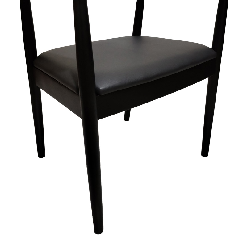 Πολυθρόνα Joube pakoworld rubberwood σε μαύρη απόχρωση με μαύρο pu μαξιλάρι 59x48x73εκ